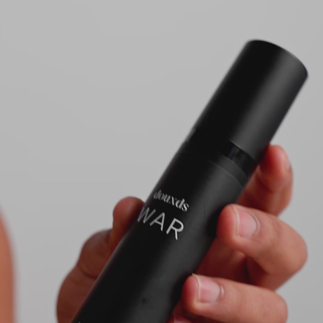 FLEX™ Pro Vibrating Face Brush and Case